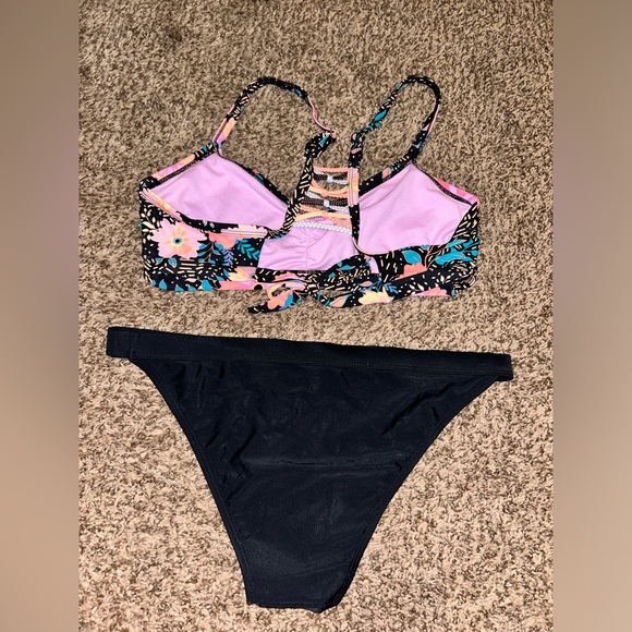 Colorful Swimsuit - Picture 2 of 7